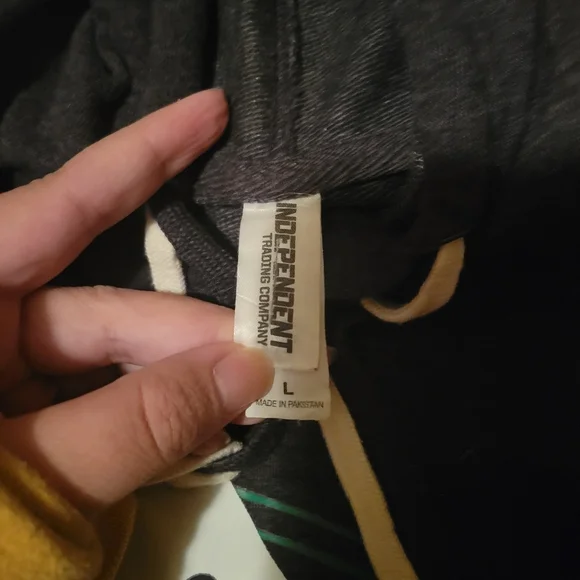 Explore the Outdoors Hoodie size Large - Picture 2 of 2